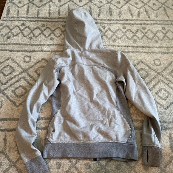 Waterproof jacket - Picture 2 of 3